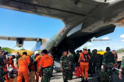 Lanjutkan pencarian helikopter, tim SAR gabungan bermalam di ketinggian 2.500 mdpl