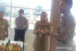 HUT Bhayangkara ke-73, Kapolsek Merawang terima kejutan nasi tumpeng