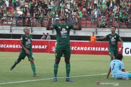 Persebaya kalahkan Persela