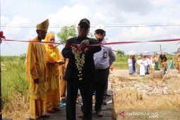 Warga Muning Dalam Daha Selatan sudah bisa nikmati aliran listrik PLN