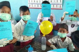 Mahasiswa Unimed buat laboratorium sederhana  untuk SD
