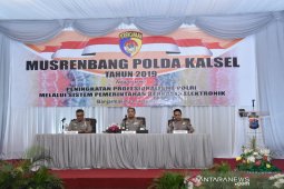 Polda Kalsel tekankan pelayanan berbasis elektronik