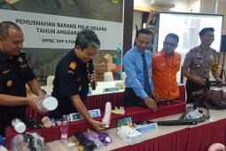 Bea Cukai Pontianak musnahkan puluhan "sex toys"