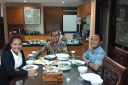 Saat aktivis dan mantan bertemu