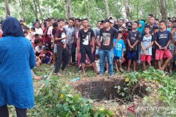 Ditemukan mayat membusuk di sumur areal perkebunan karet di Asahan