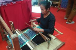 Kain tenun Badui diminati pengunjung pameran BBO