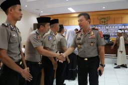 Kapolda Banten lepas 23 personel berangkat haji