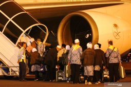 Istri hamil dua minggu, pasutri tertunda ke Tanah Suci