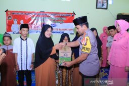 Polresta Banjarmasin berbagi untuk anak yatim