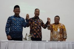 Ridwan Kamil banggakan program sosial Jabar di hadapan Mensos