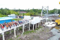 Kementerian PUPR menuntaskan pembangunan jembatan gantung di Kabupaten Asmat