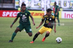 Imbangi Persebaya, pelatih Barito Putera puas (Video)