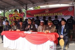 Video : Polres HSS konferensi pers pengungkapan kasus dan pemusnahan barang bukti