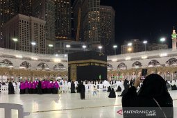Arab Saudi menangguhkan sementara pelayanan umrah cegah penyebaran corona