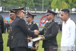 Polres berikan penghargaan bagi warga ungkap kasus jambret