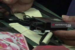 PPIH Surabaya sita puluhan "handy talky"