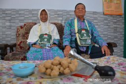 Pasutri penjual pentol naik haji
