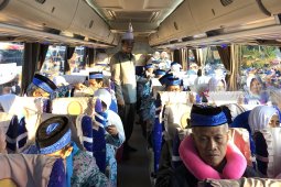 Sebanyak 1.232 calon haji asal Malang diberangkatkan