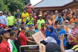 Sebanyak 82 yayasan pemadam kebakaran swasta dapat bantuan selang