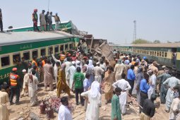 Tabrakan  kereta di Pakistan tewaskan sedikitnya 30 orang