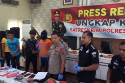 Polisi tembak pelaku pencurian toko swalayan