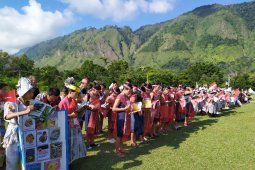 Ratusan pelajar Samosir karnaval budaya "Gemar Membaca"