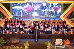 Seratusan seniman "cilik" Banyuwangi tampil memukau dalam Festival LalareOrkestra