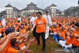 Peserta terbanyak, Badung raih rekor MURI senam yoga tertawa