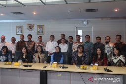 Kominfo kirim 18 mahasiswa ke China dan India