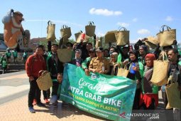 Ojek ikut "diet" kantong plastik