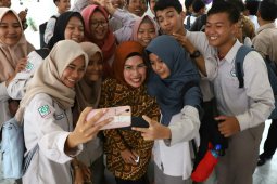 Pemkab Serang dan UT berikan beasiswa CSR