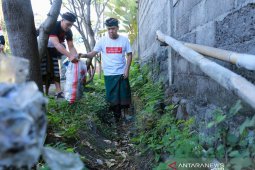 Ribuan warga Klungkung "berburu" sampah plastik