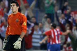 Victor Valdes latih Barcelona  U-19