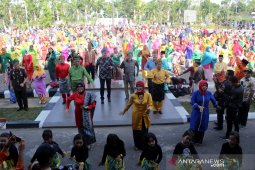 Dubes Kanada untuk Indonesia ikut Joget Harmoni di Kubu Raya