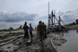 Tim gabungan tertibkan aktivitas tambang timah ilegal di Bangka Tengah