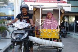Nurfaizah penyandang difabel ajarkan baca Alquran di  Aceh