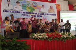 Wagub Lakotani ingin seluruh layanan pemerintah di Papua Barat dipermudah