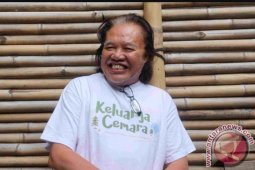 Sastrawan dan wartawan senior Arswendo Atmowiloto meninggal dunia