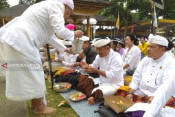 Wabup Bangli pimpin Bhakti Penganyar di Pura Mandara Giri Semeru Agung