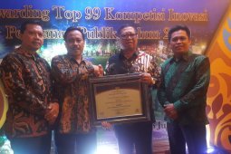 Bupati Tulungagung terima penghargaan inovasi layanan publik bidang kesehatan