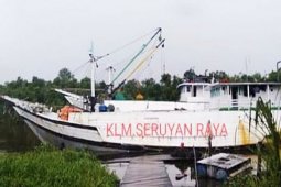 Sebuah kapal bermuatan karet tenggelam di perairan Kotim