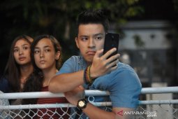 Morgan Oey ingat masa kuliah, saat syuting film "Mahasiswi Baru"