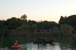 Sebelum jatuh, pesawat latih Cessna terbang rendah