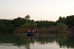Petugas masih cari satu awak Cessna terseret arus Sungai Cimanuk