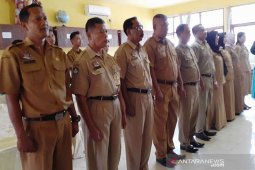 Lantik 10 kepala sekolah, ini harapan Bupati Sukamara