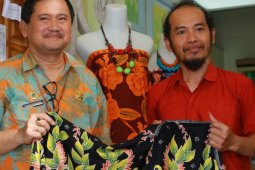 Batik tulis "Biru Lancor",  motif batik khas  Probolinggo