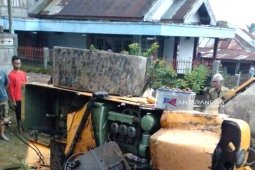 Operator alat berat di Rejang Lebong meninggal terlindas "stoom walls"