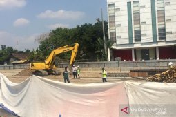 Truk dan mobil wisman tenggelam di proyek Underpass Kentungan