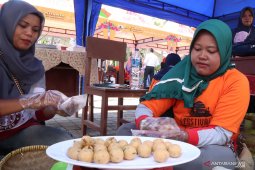 Pedagang sambut rencana pembuatan kemasan khusus Sala Lauak