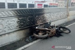 Begal beraksi di fly over Bukittinggi, uang belasan juta raib